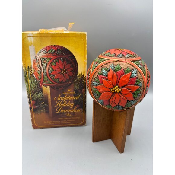 Vtg 1977 Hallmark Sculptured Holiday Decoration Ball with Stand Pointsettia - Picture 1 of 6
